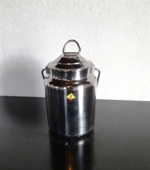 Melkespann med hank og lokk, rustfritt stål. (1,6 liter), 2. sortering